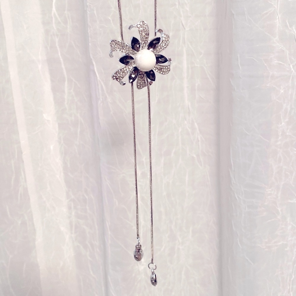 Fashion silver necklace